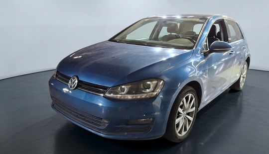 Volkswagen • Golf