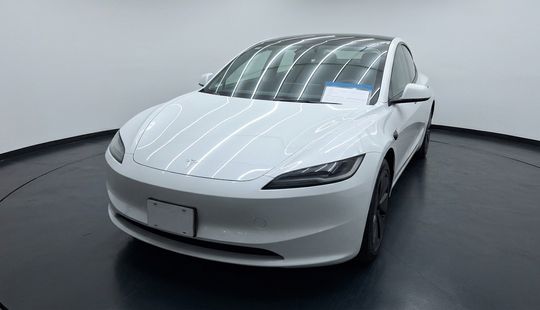 Tesla • Model 3
