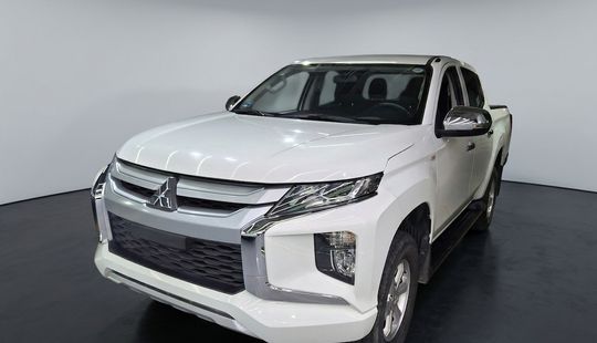 Mitsubishi • L200