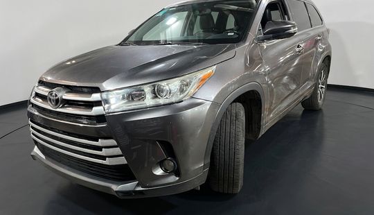 Toyota • Highlander