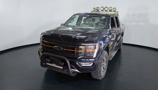Ford • Lobo