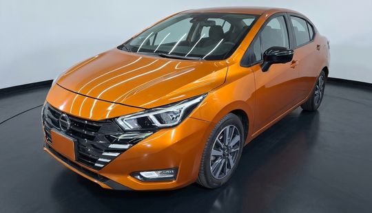 Nissan • Versa