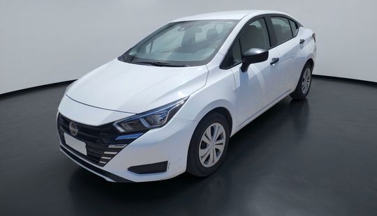 Nissan • Versa