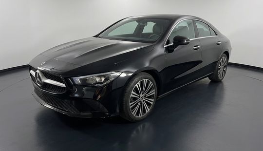Mercedes Benz • Clase CLA