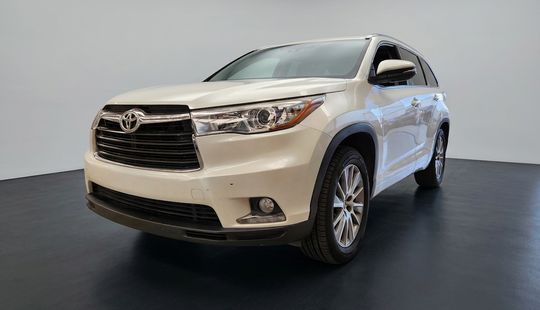 Toyota • Highlander
