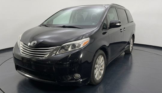 Toyota • Sienna