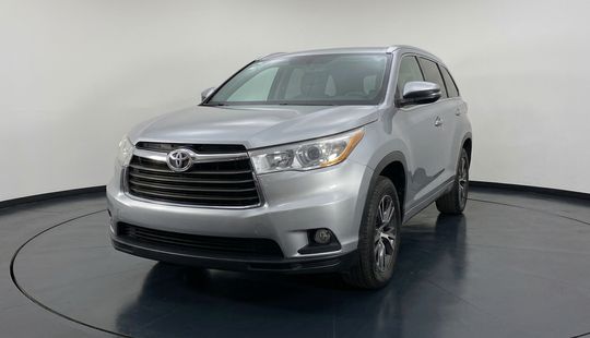 Toyota • Highlander