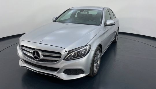 Mercedes Benz • Clase C
