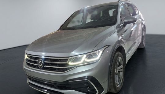 Volkswagen • Tiguan