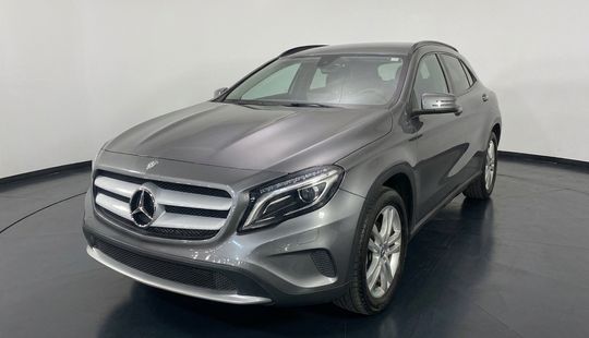 Mercedes Benz • Clase GLA