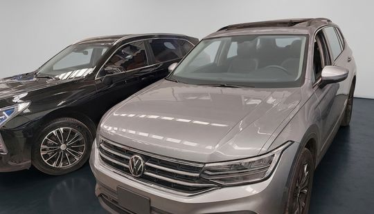 Volkswagen • Tiguan