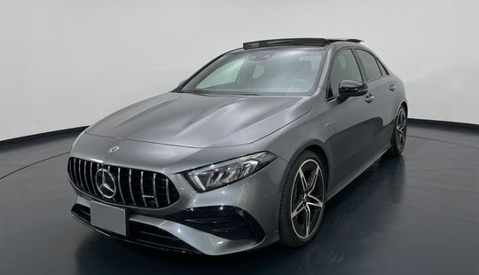 Mercedes Benz • Clase A