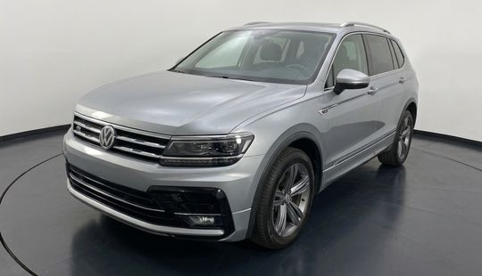Volkswagen • Tiguan