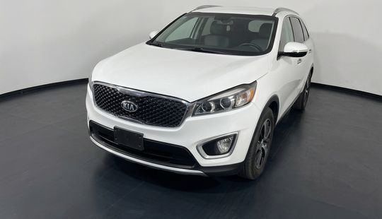 2018 • 76,210 km • Automático