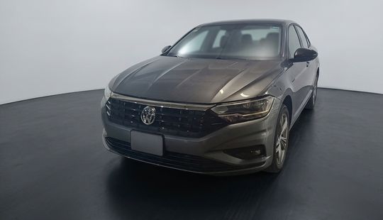 Volkswagen • Jetta