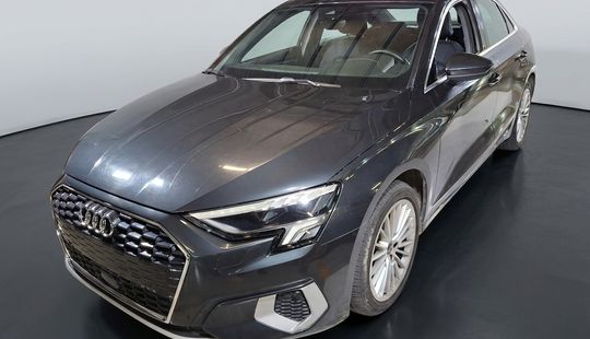 2022 • 45,404 km • Automático