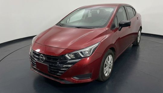 Nissan • Versa