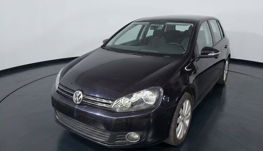 Volkswagen • Golf