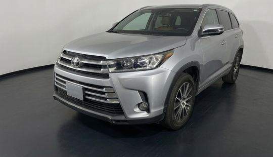 Toyota • Highlander