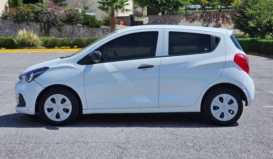 Chevrolet Spark 1.4 LT F AUTO Hatchback 2018