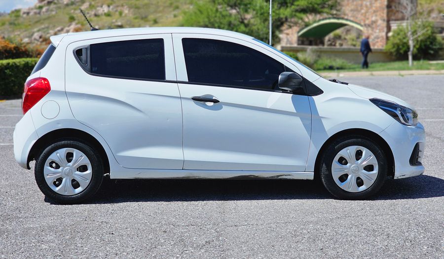 Chevrolet Spark 1.4 LT F AUTO Hatchback 2018