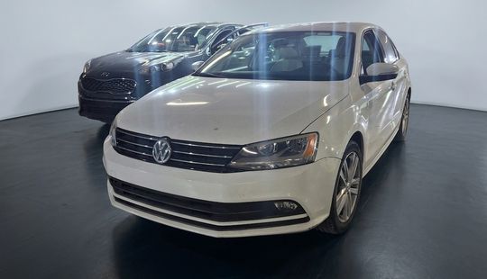 Volkswagen • Jetta