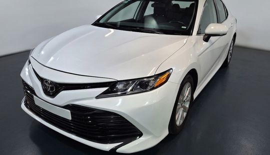 Toyota • Camry