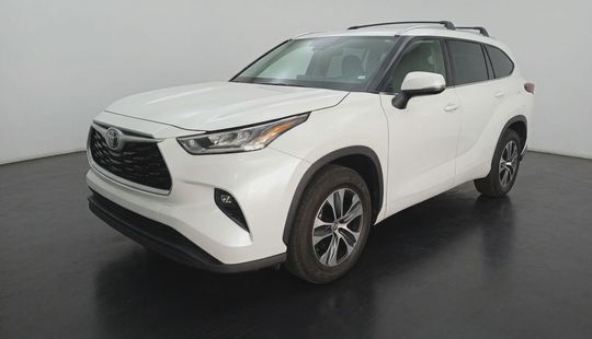 Toyota • Highlander