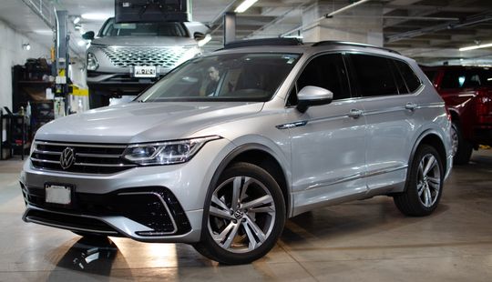 Volkswagen • Tiguan