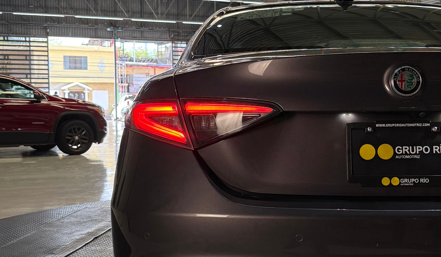 Alfa Romeo Giulia 2.0 SPRINT AUTO Sedan 2024