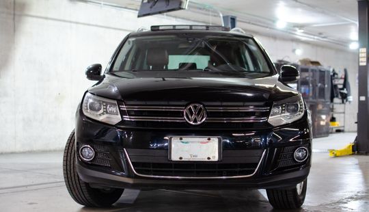Volkswagen • Tiguan