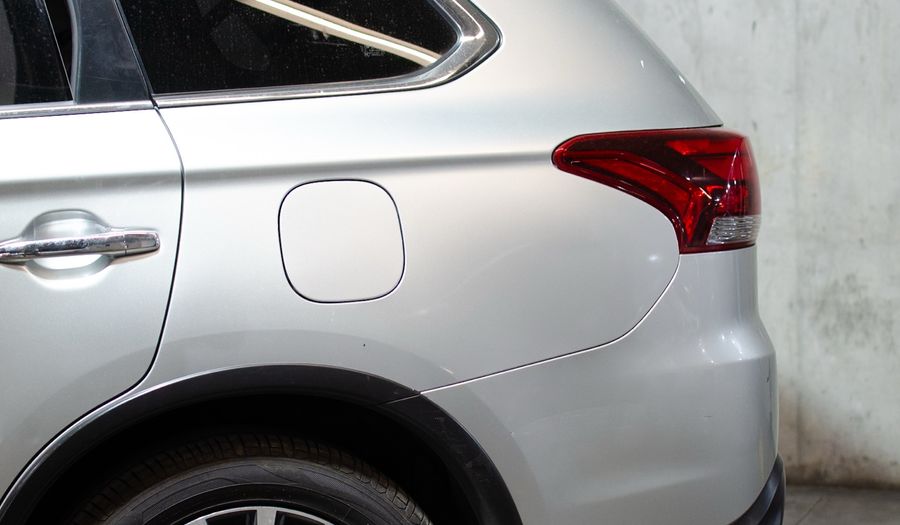Mitsubishi Outlander 2.4 LIMITED CVT Suv 2020