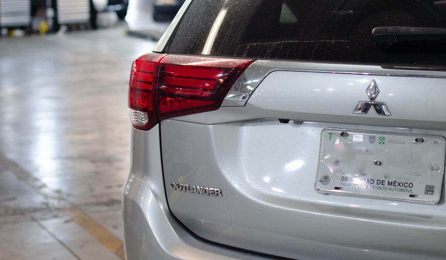 Mitsubishi Outlander 2.4 LIMITED CVT Suv 2020