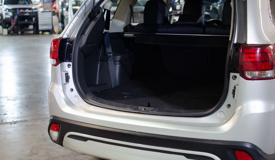 Mitsubishi Outlander 2.4 LIMITED CVT Suv 2020