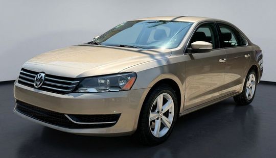Volkswagen • Passat