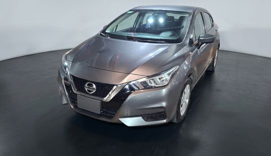 Nissan • Versa