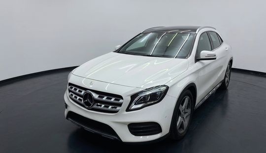 Mercedes Benz • Clase GLA