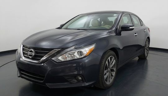 Nissan • Altima