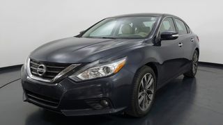 Nissan • Altima