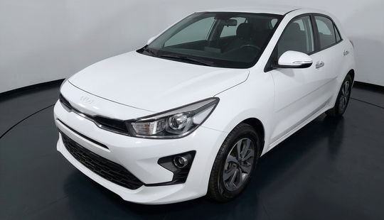 2023 • 33,616 km • Automático