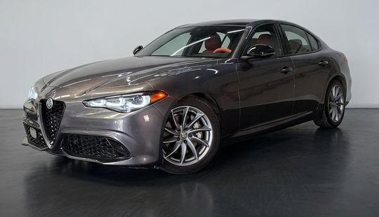 Alfa Romeo • Giulia