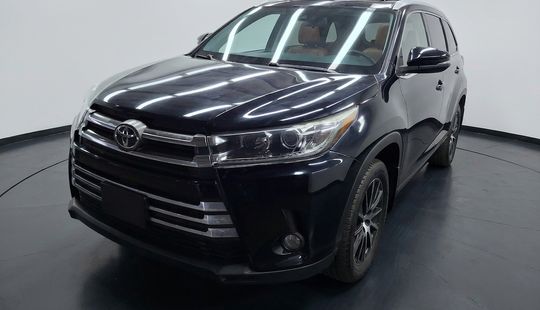 Toyota • Highlander
