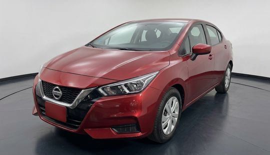 Nissan • Versa