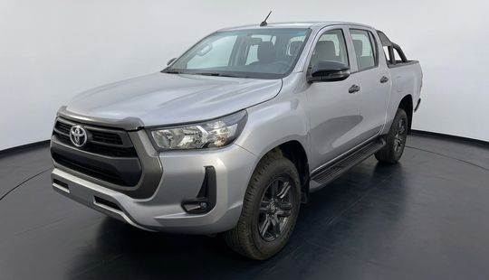 Toyota • Hilux
