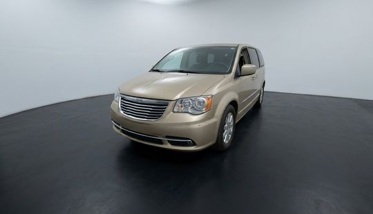 Chrysler • Town & Country