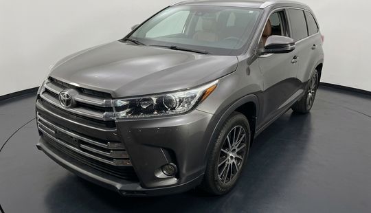 Toyota • Highlander