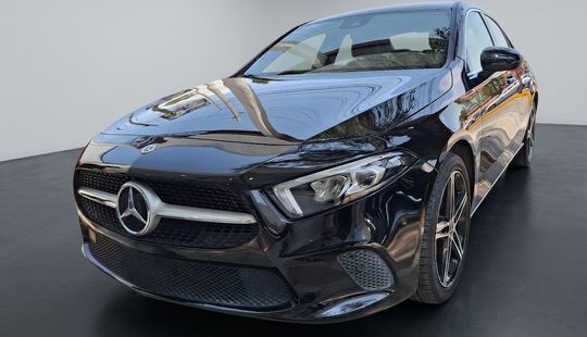 Mercedes Benz • Clase A
