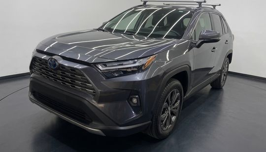Toyota • RAV4