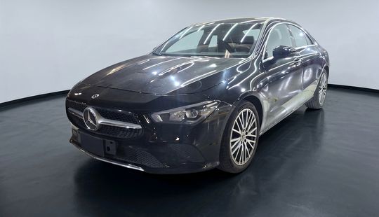 Mercedes Benz • Clase CLA