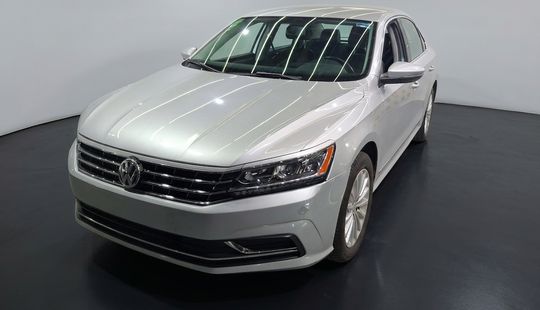 Volkswagen • Passat